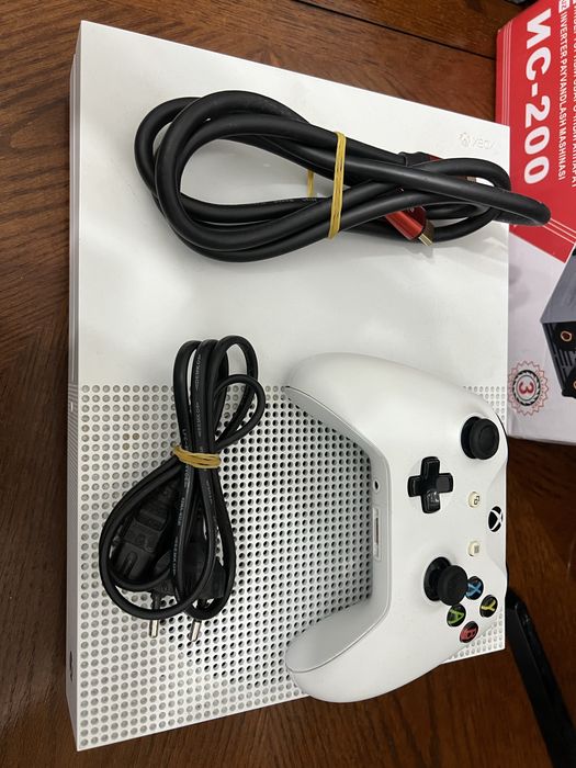 Xbox one s в хорошем состоянии