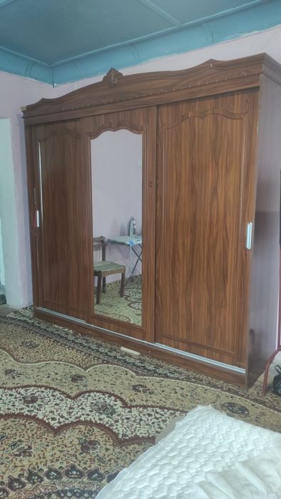 Спальный гарнитур сотилади