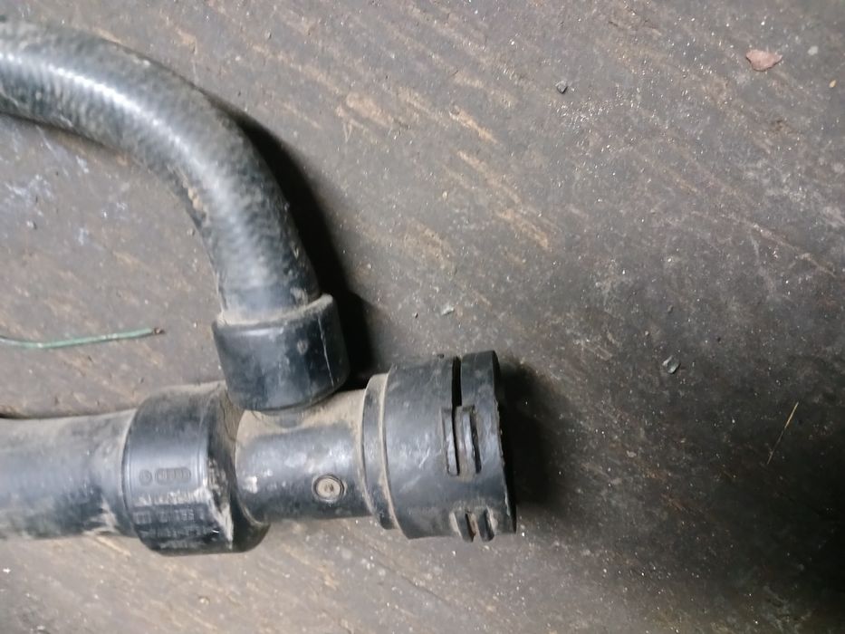 Патрубок Ауди А4 двигатель АДР