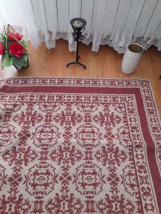 Продавам жакардов килим