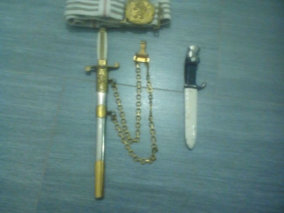 ловен нож с дръжка от еленов крак ръчна художествена изработка