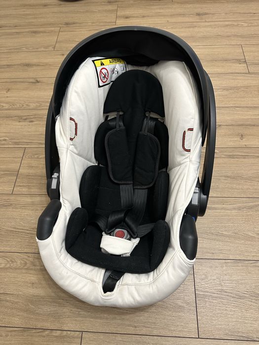 Кошче за кола Mima Xari с адаптери за шаси на количка Mima Xari