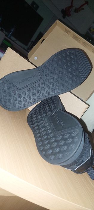 Маратонки Adidas 36н 225мм