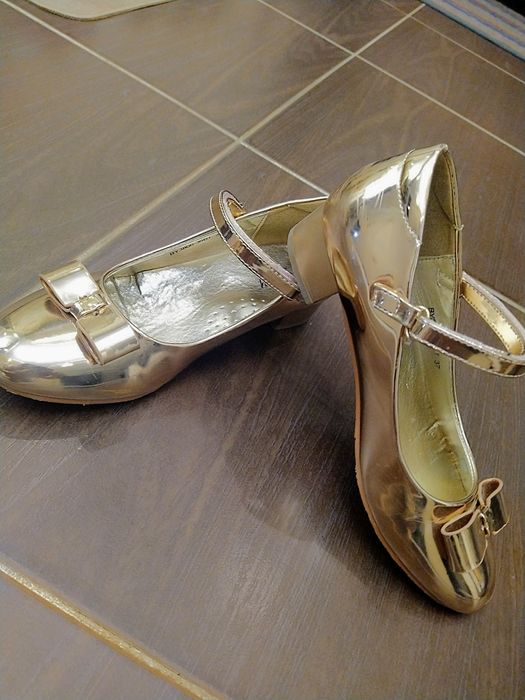 Туфли золотые. Рр37