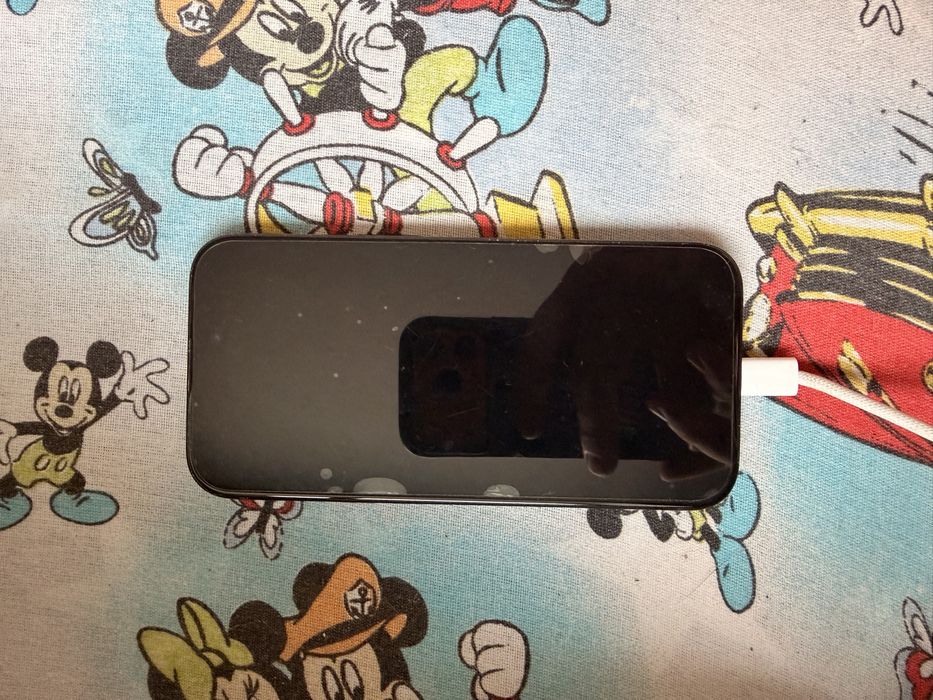 Vand Iphone 15 perfect functional