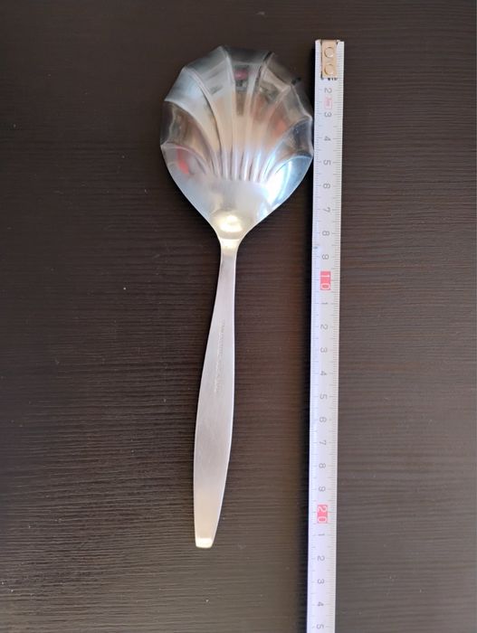 Японска лъжица за сервиране с флорален мотив