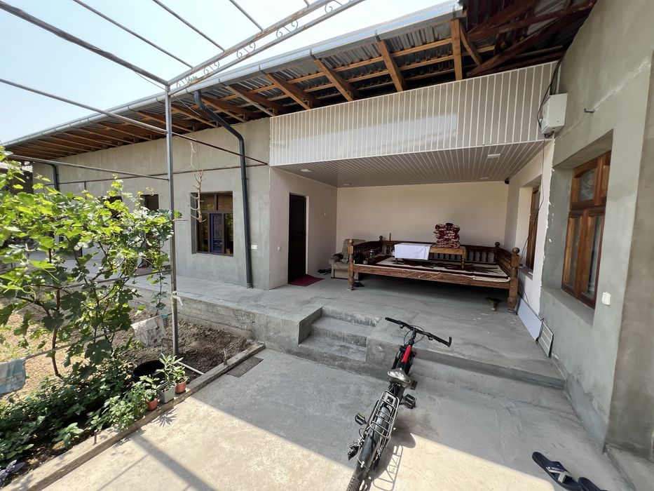 Дом селекция 5 соток 6 комнаты,цена 115000 у.е