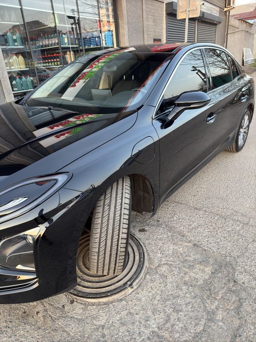 Hongqi egm 5 500km full sotiladi