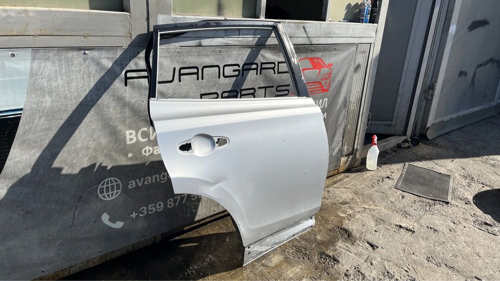 1 брой задна лява и 2 броя задна дясна врата Toyota Rav4 4 (2012-2018)