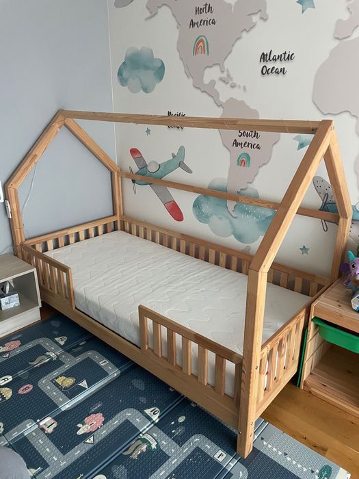 Pat Montessori tip casuta si saltea