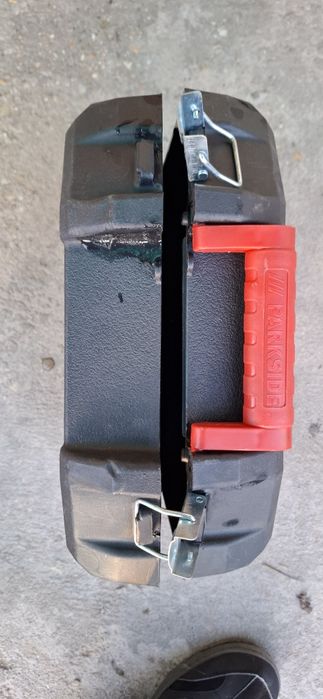 Vând cutie pentru impact de 12 volți in bună stare PARKSIDE