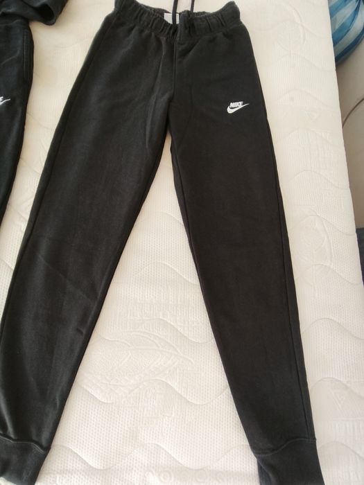 Детски долнища nike