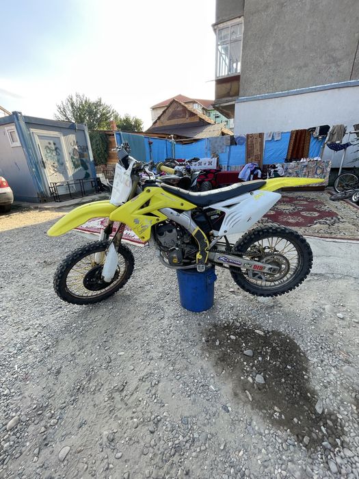 Se vinde Suzuki RMZ 250cc (An 2008)