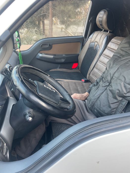 кия бонго сотилади холати ало