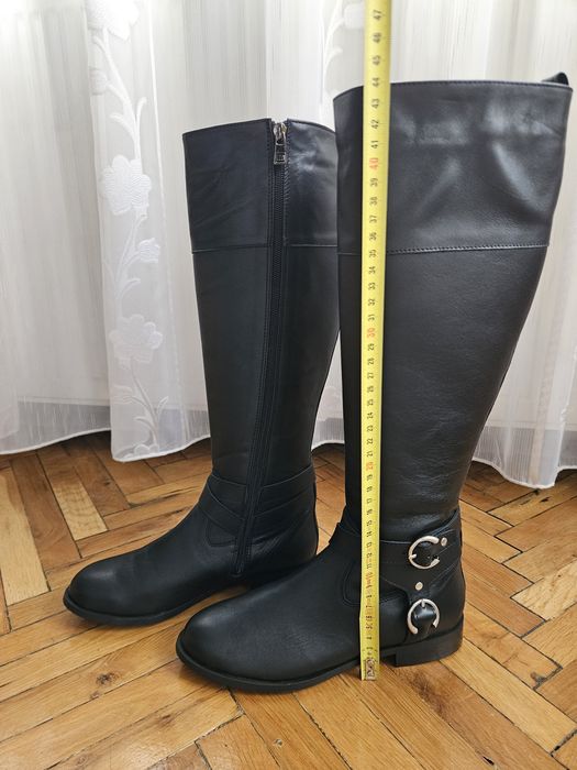 Cizme Maccioni, marimea 37, culoare maro si negru.