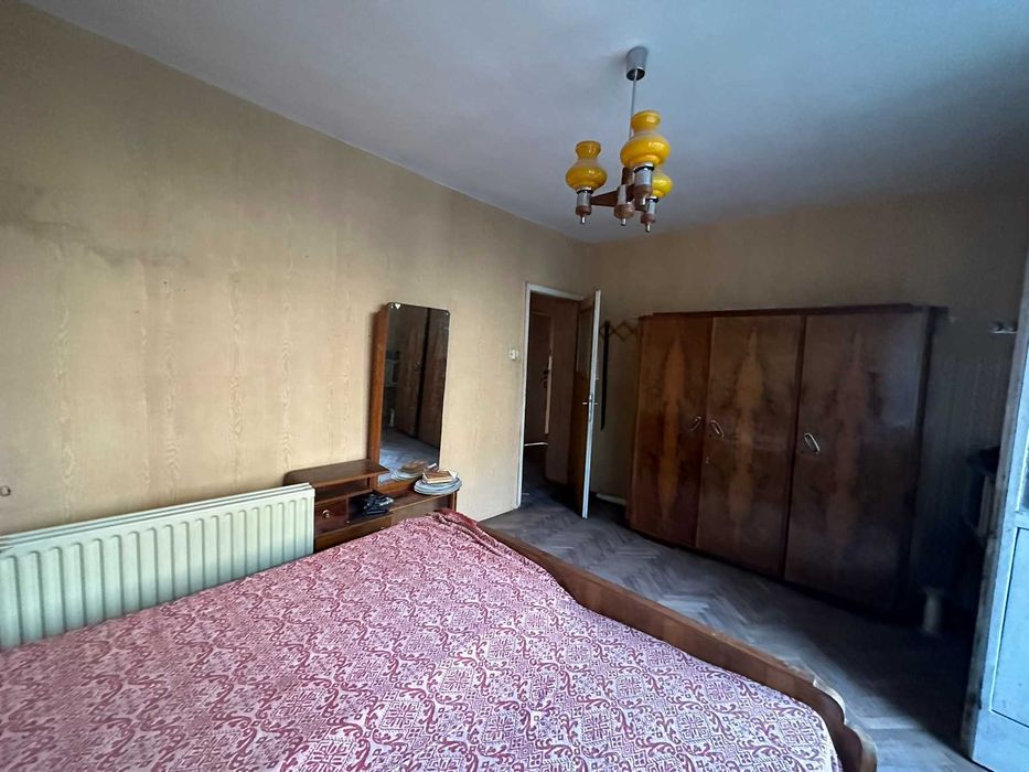 Продава се Двустаен апартамент в Разград, Център - 68 кв.м за 1650 €/кв.м - Снимка #2