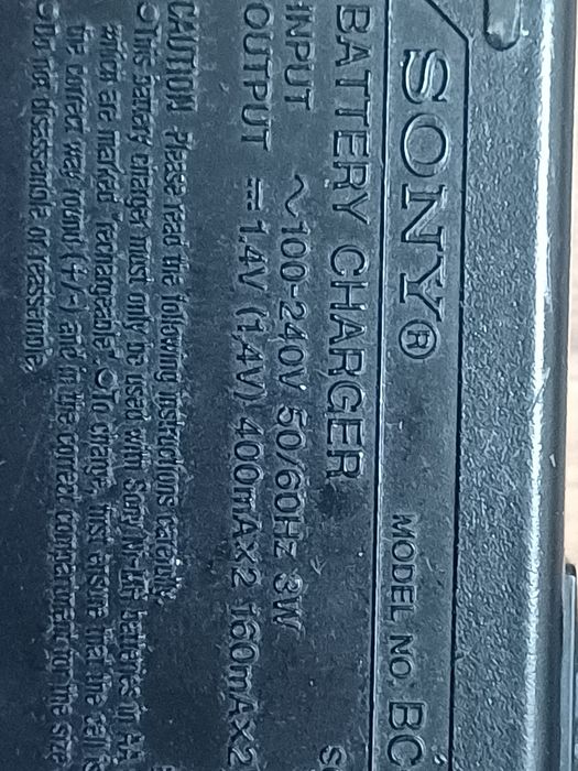 Incarcator Sony BC-CS2A   OEM Genuine Original Black AA AAA