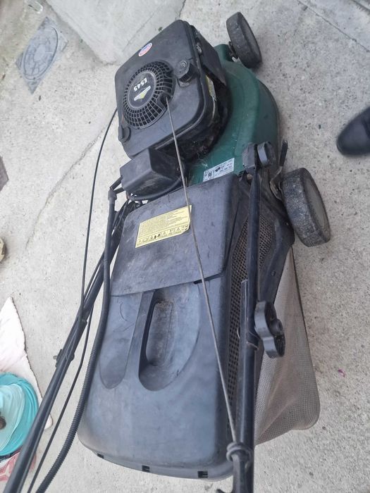 Masina de tuns iarba pe benzina BRIGGS TRACTIUNE + COS DOAR 550RON