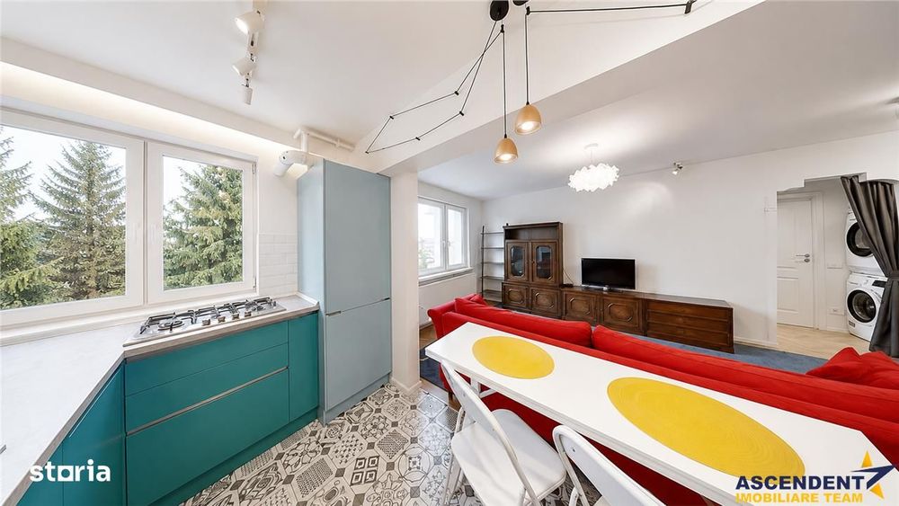 Decomandat si renovat, cu vedere spre gradina, Centrul Civic, Brasov