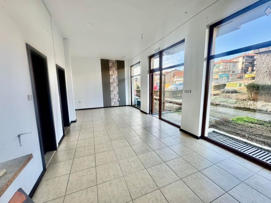 Помещение за магазин/офис под наем в гр.Свети Влас