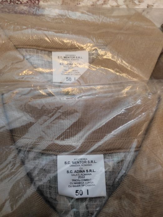 Tricou combat cu mânecă lungă cu guler tip cămașă