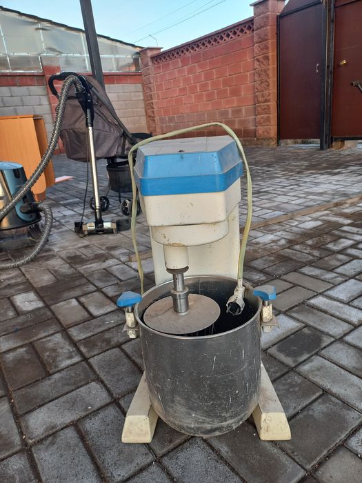 Тестомес для кулинарного дела