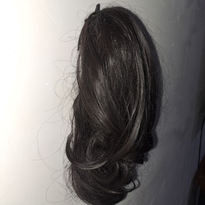 Волосы искусственной с заколкой 50.000с