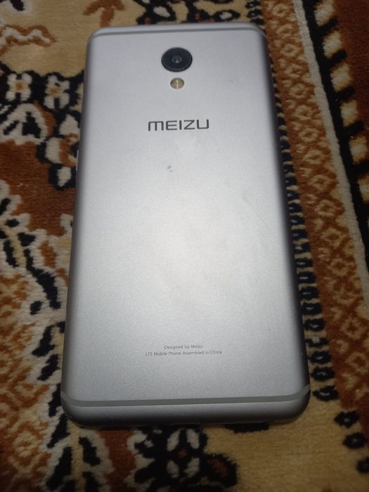 Продам телефон в рабочем состоянии.