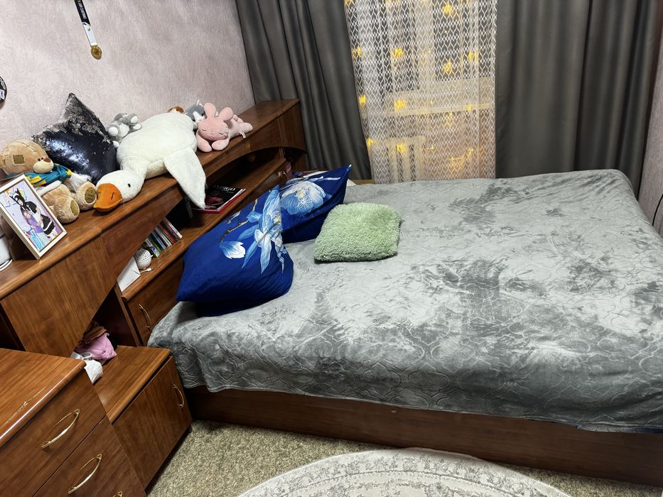 Продам спальный горнитур