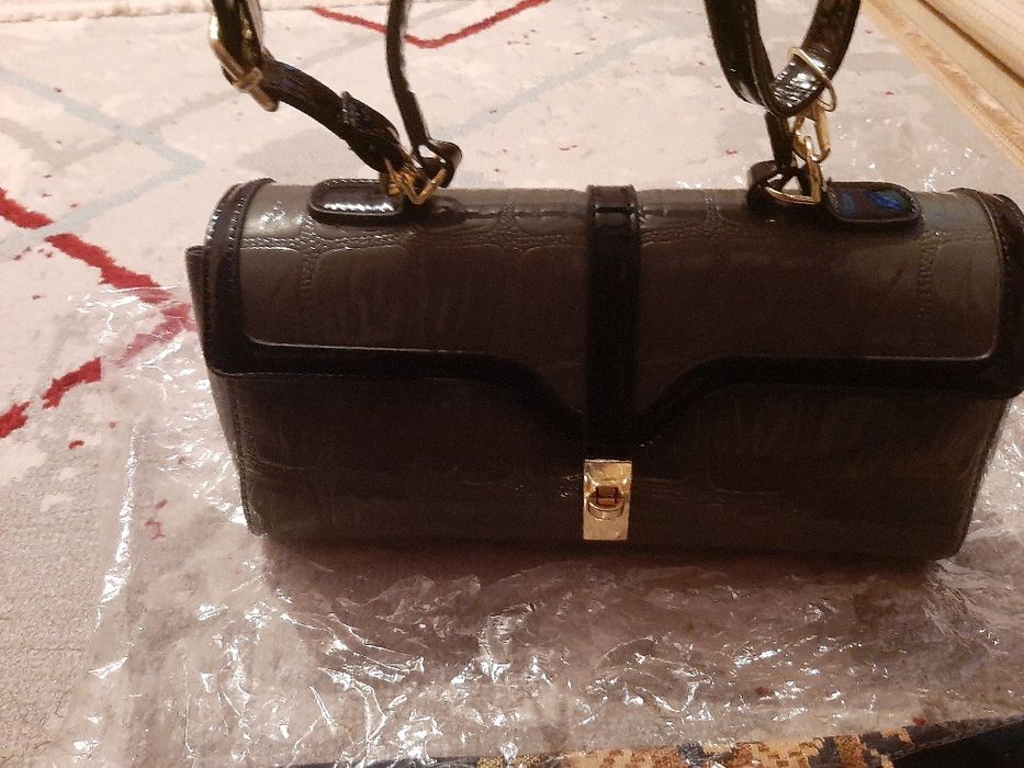 Продаю женский сумка багет