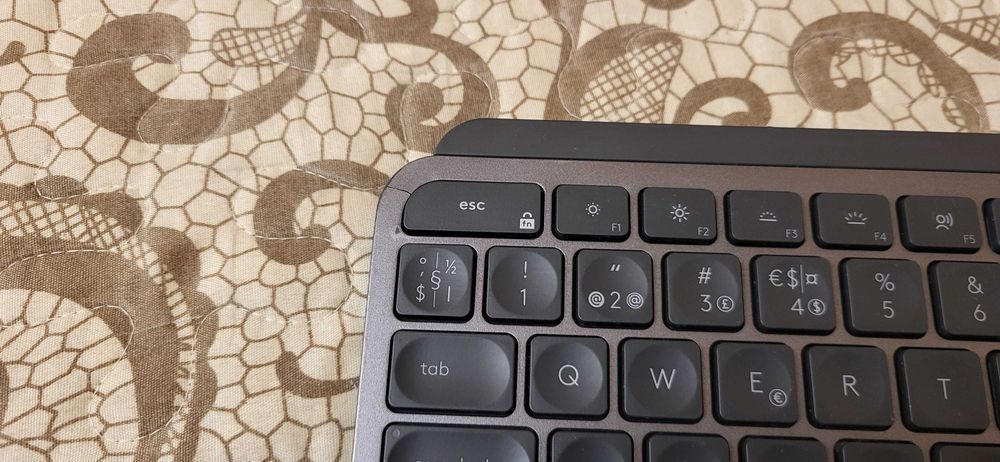 Logitech MX Keys (LOGI) Tastatura Wireless Bluetooth folosita  160 Lei