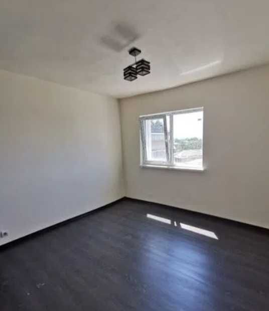 Дава се под наем Тристаен апартамент в Пловдив, Център - 86 кв.м за 306 € - Снимка #2