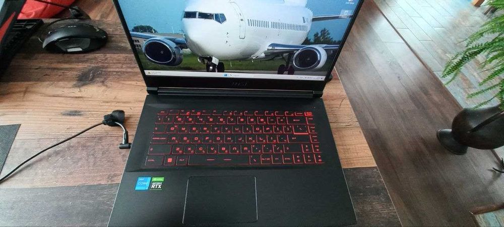 Геймърски лаптоп MSI