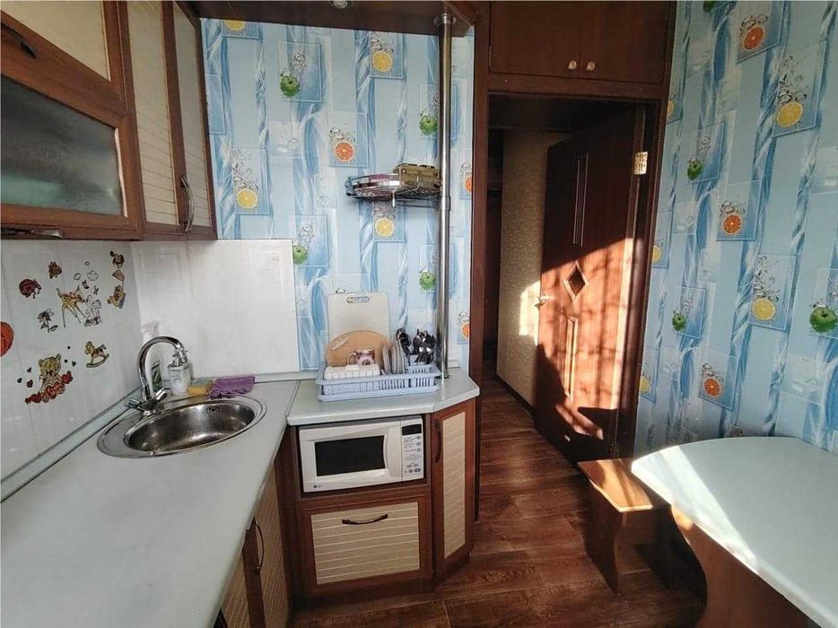 // 2 комн. кв. в центре рядом с ТЦ "Алем"
