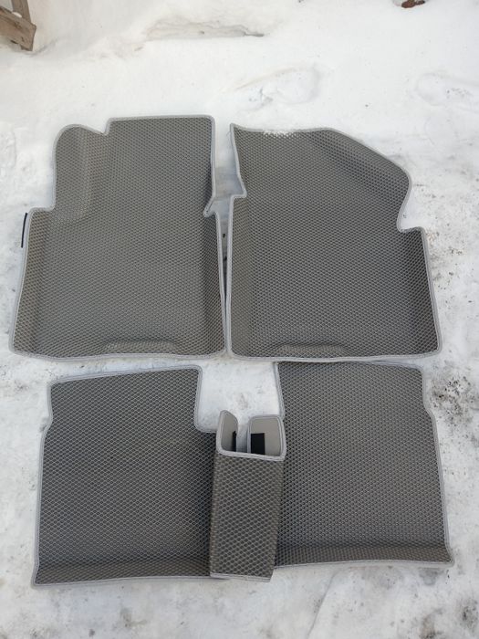 Продам автоковрики