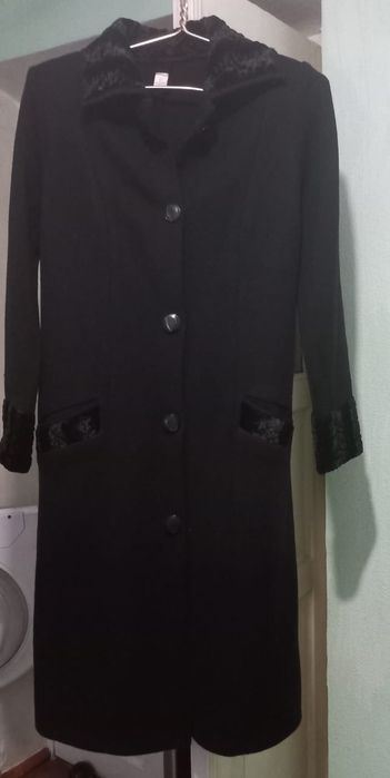 Продам женское пальто