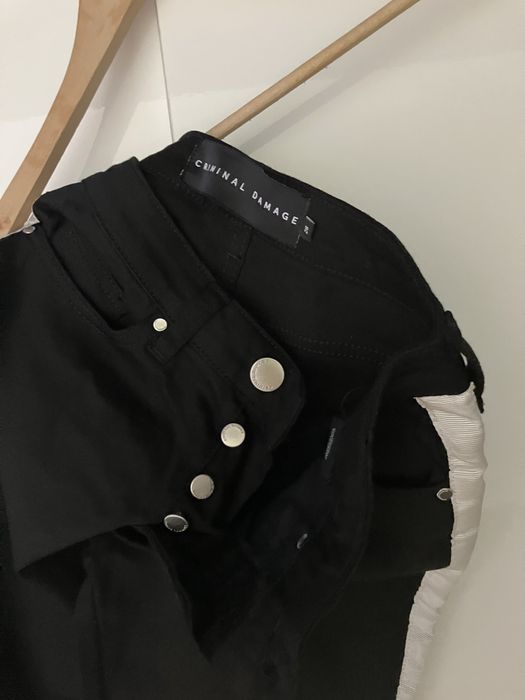 Pantaloni Criminal Damage Barbati white line moda fashion 2023