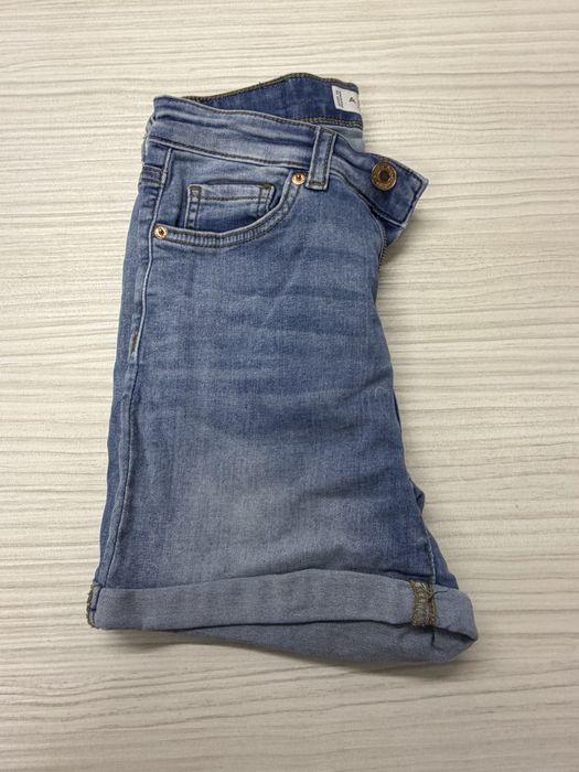 Pantaloni scurti marimea 34/XS