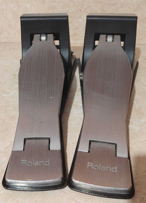 Педали Roland KT10