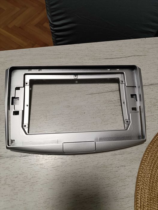 Лайсна за 10 инчова мултимедия за Пасат Б6/Б7