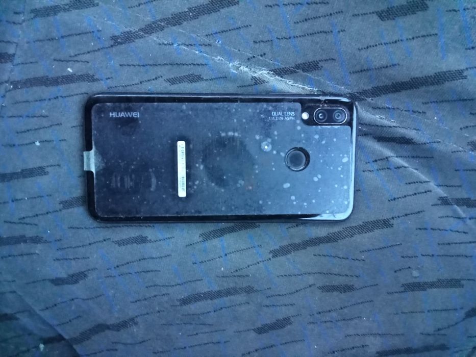 Продам Телефон Huawei P20 Lite