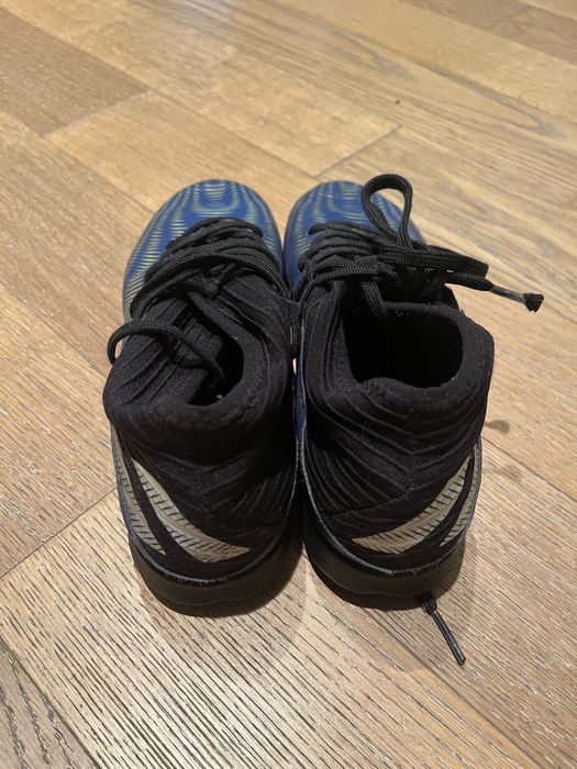 Футбольные бутсы Predator