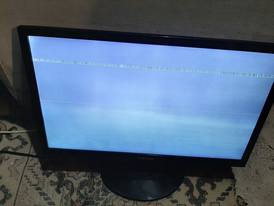 Samsung  27 инча за части