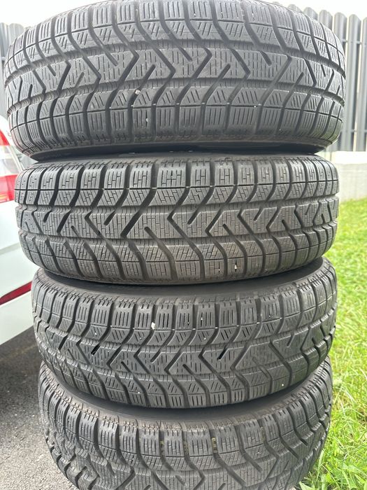 Vand jante cu cauciucuri de iarna mini cooper r 15