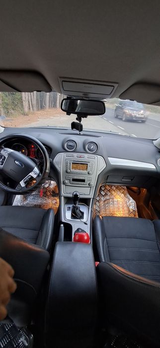 Форд Мондео 2.0  2008.