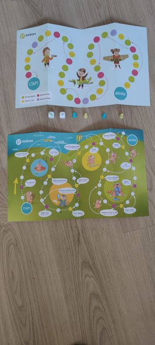 2 карты игрушечные с 2 кубиками и 4 пешками