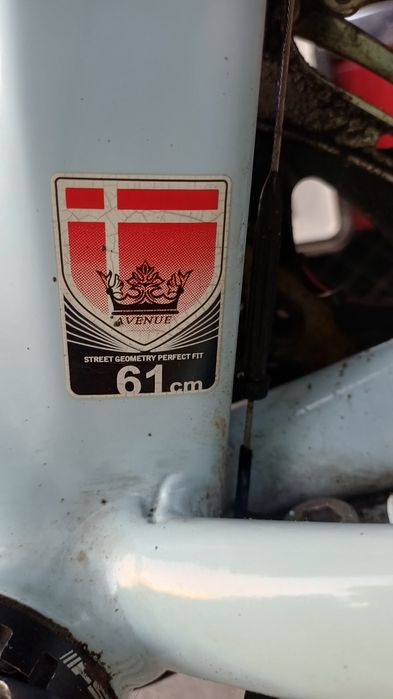 Bicicletă AVENUE – stare  bună, echipare Shimano GPS Tracker