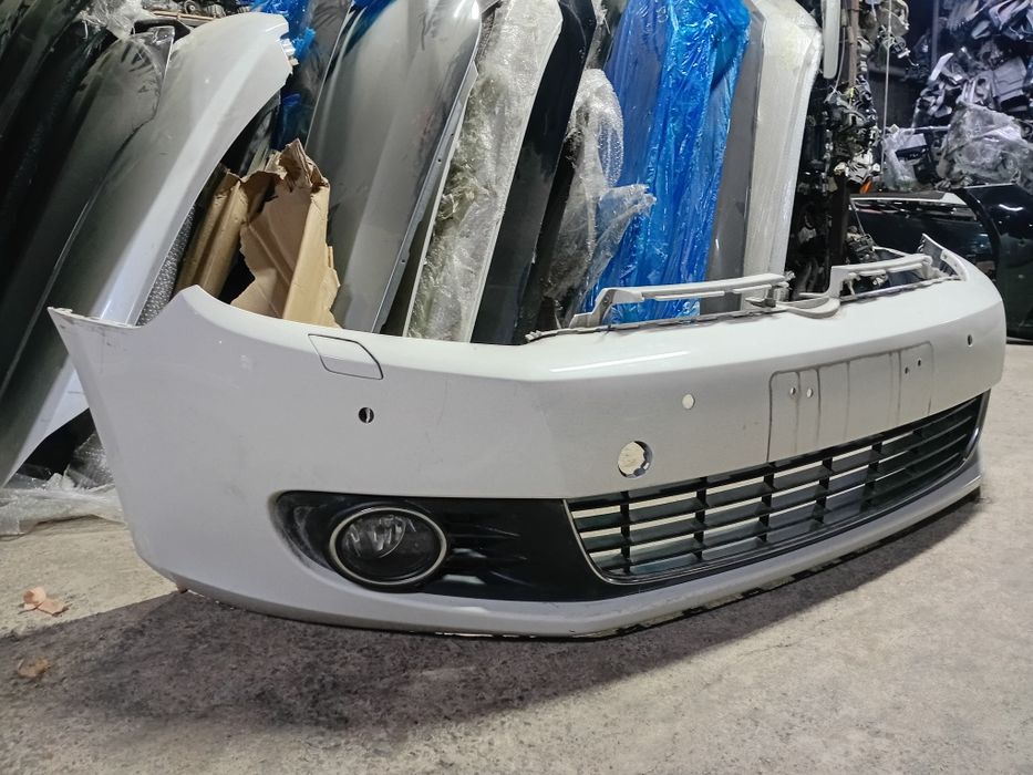 Передний бампер Volkswagen Golf 6