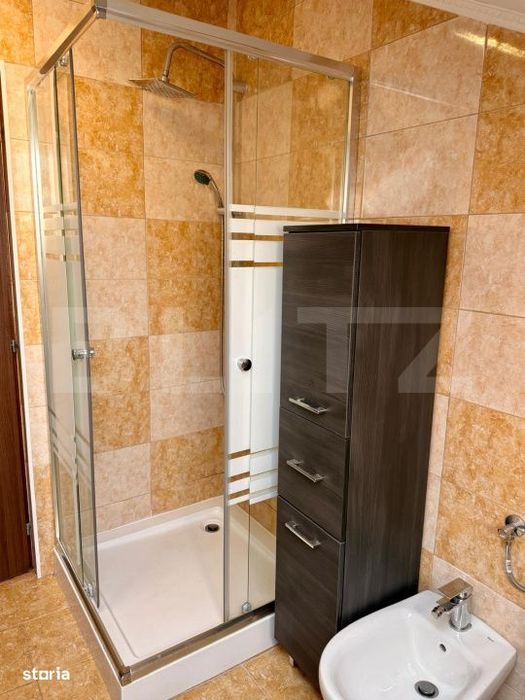 Apartament 3 camere, 83 mp, zona Blumana