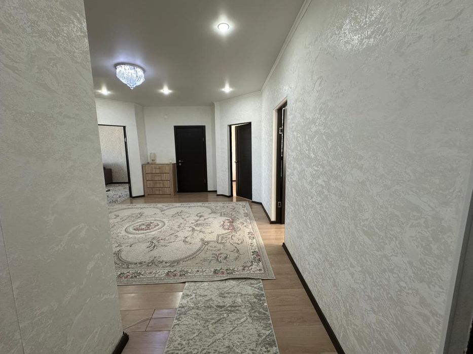 Продам квартиру в 10мкрн 25 доме